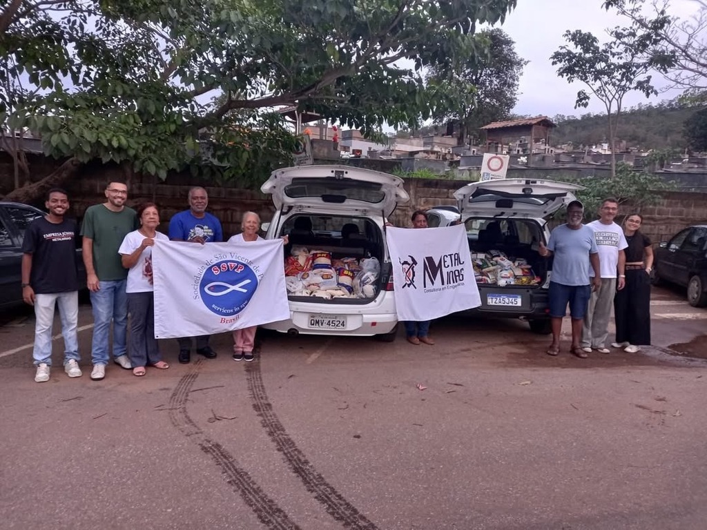 Alunos da UEMG arrecadam 553 kg de alimentos para Sociedade São Vicente de Paulo