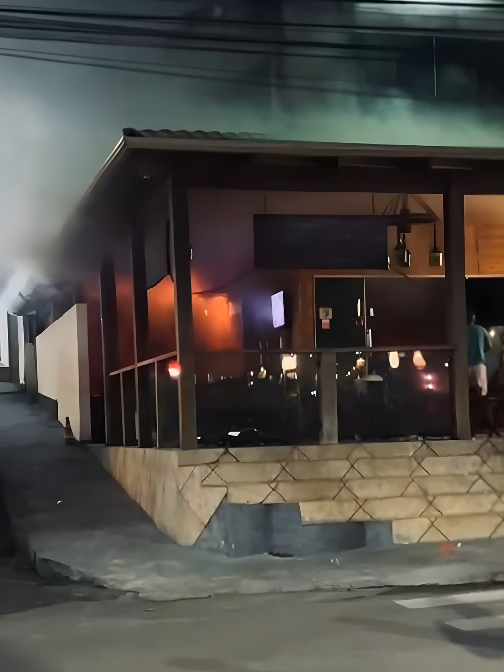 Incêndio atinge hamburgueria em João Monlevade